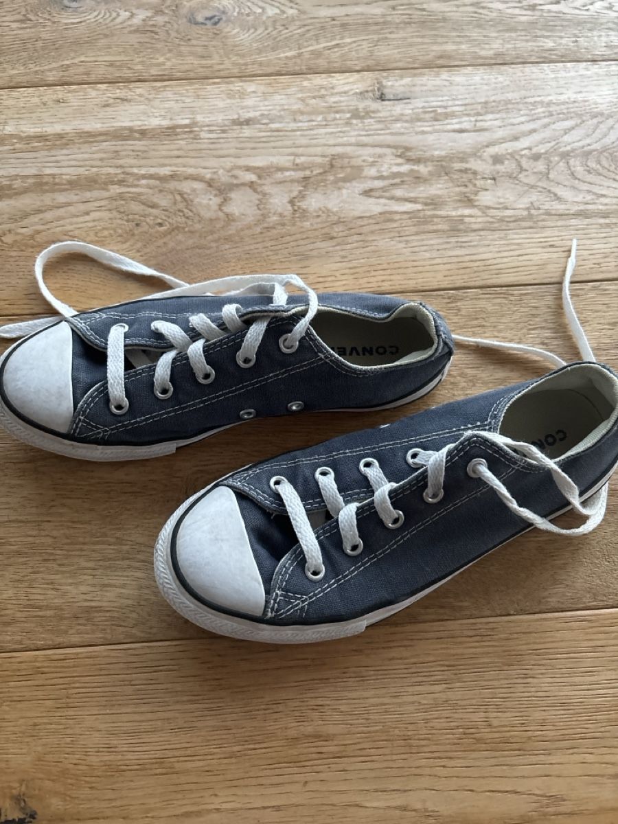 Converse Scarpe da uomo: Converse All Stars, Gr. 35, dunkelblau – Usato da Wilen b. Wil venduto da b-mountain 1