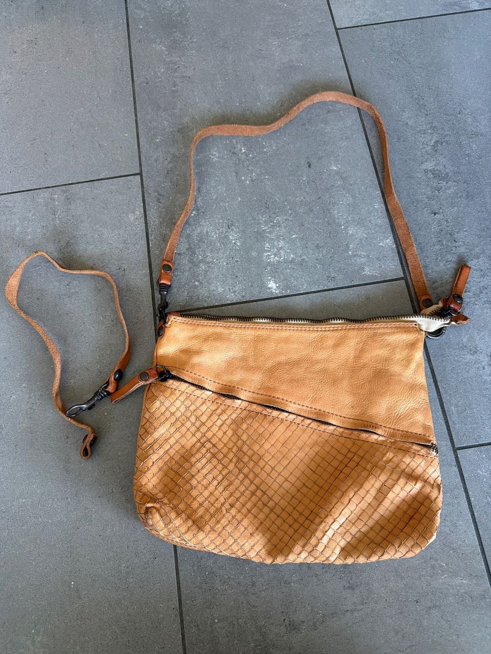 Campomaggi Borse da donna: Leder Tasche von CAMPOMAGGI – Usato da Steffisburg venduto da elle013
