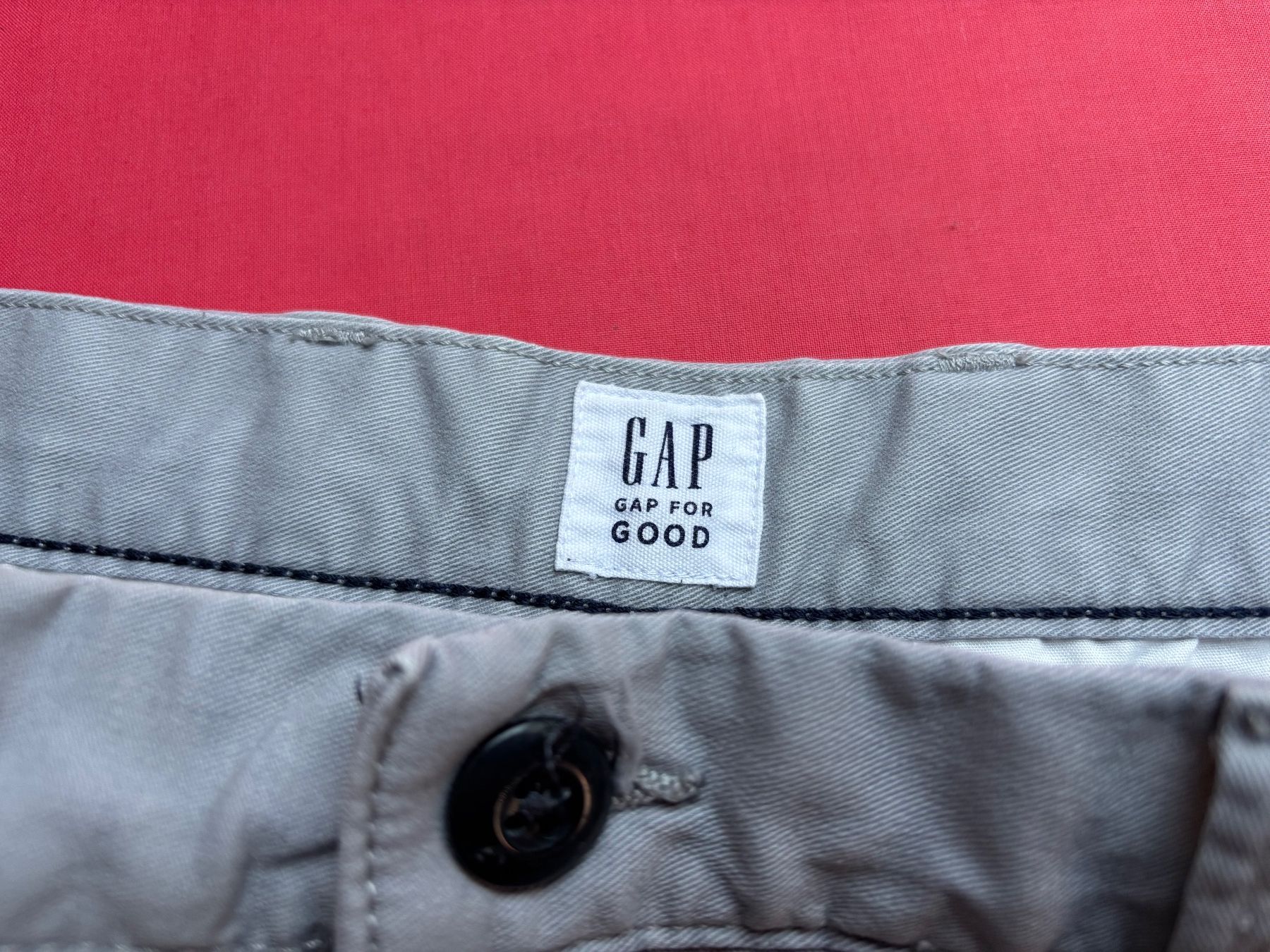 Gap Pantaloni: GAP Bermudas hellgrau 34 – Usato da Balsthal venduto da Uroby 2