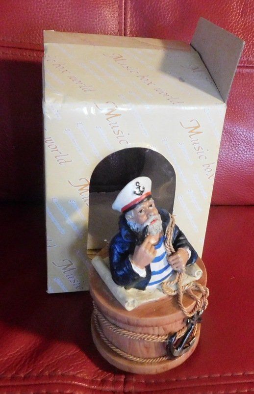 Spieldosen: Spieldose, Seemann, D 9 cm, H 15 cm – Gebraucht aus Villnachern von Niggo0 3
