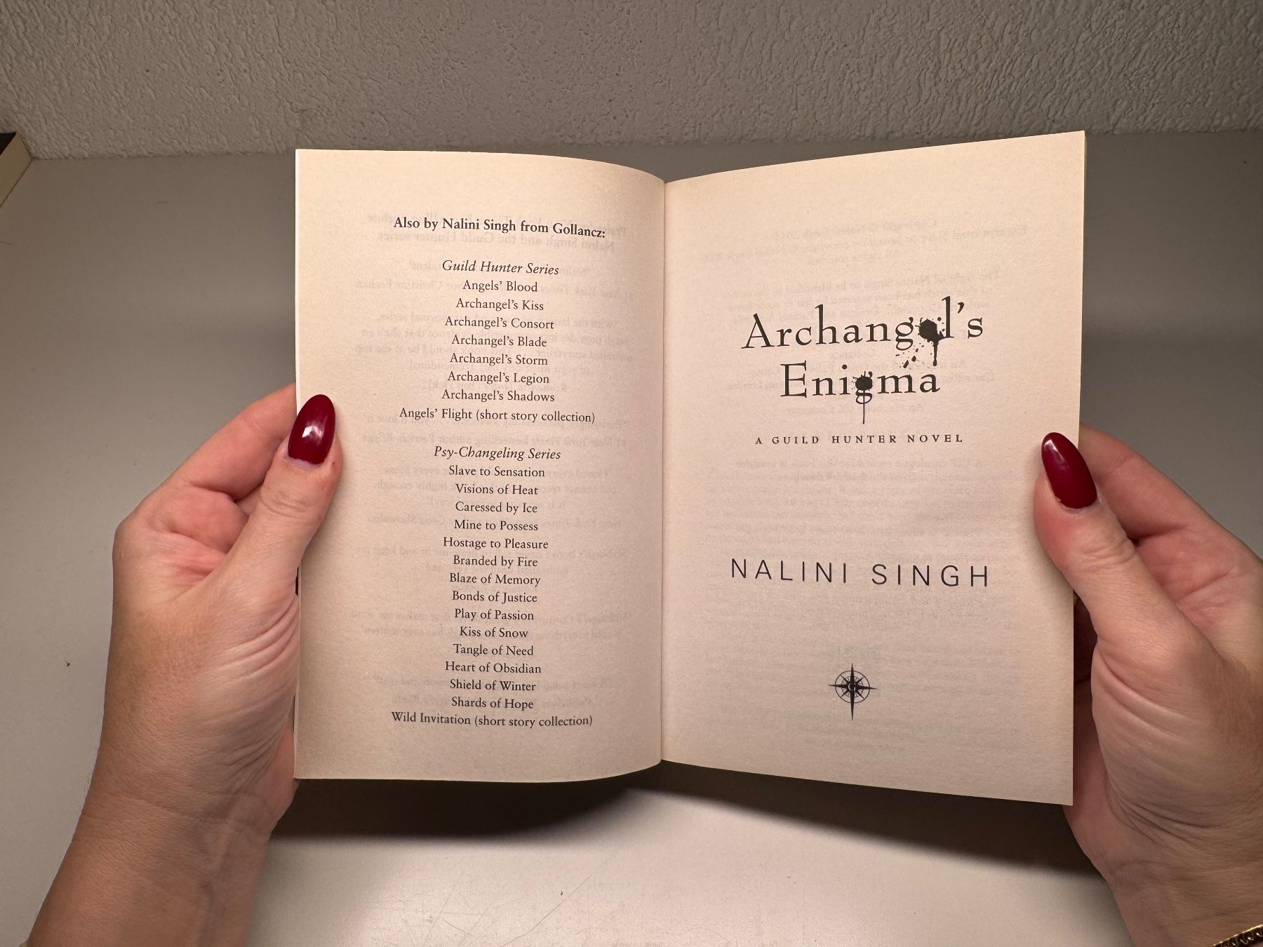 Bücher: NOVEL: Nalini Singh, Archangel's Enigma – Gebraucht aus Grosswangen von English_books 2