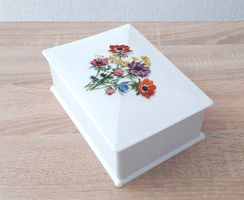 Kunststoffbox mit Deckel - Boîte en plastique