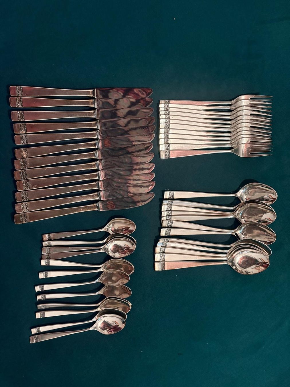 Set di posate: F.O.B Besteckset 48Teile – Usato da Münsingen venduto da Tinuwi