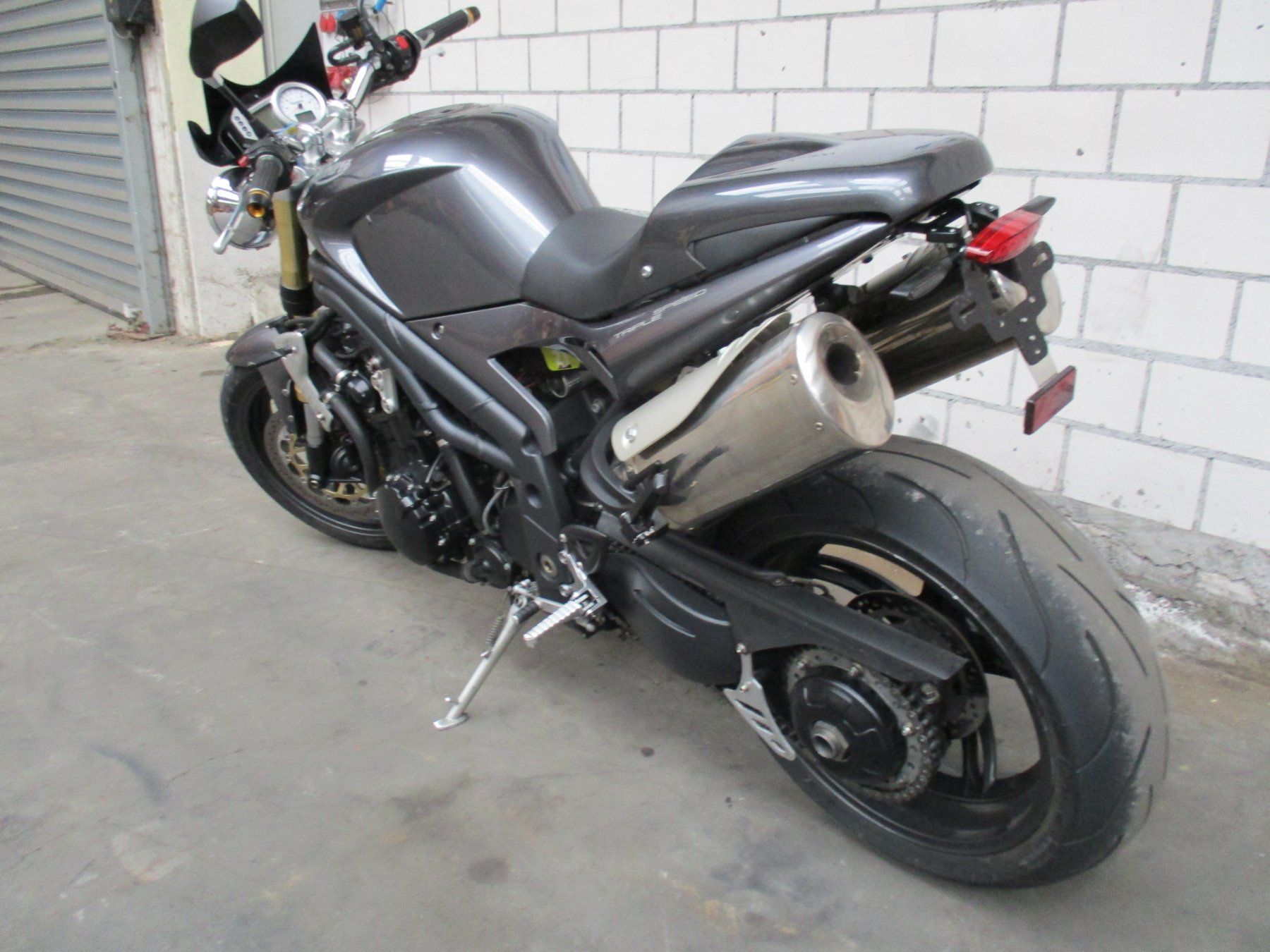 Triumph Strada: Triumph speed triple 1050 – Usato da Seon venduto da zomahandel 3