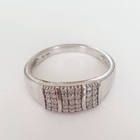 Elegante 925 Silber Ring mit Zirkonia Steinen, Grösse 17,7