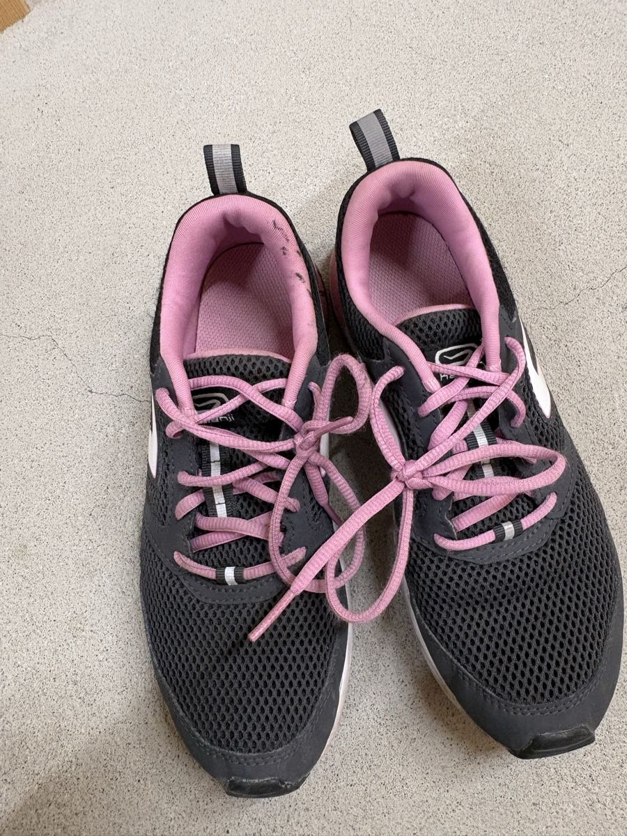 Decathlon Scarpe da donna: Sportschuhe 38 – Usato da Zürich venduto da chemostat 1