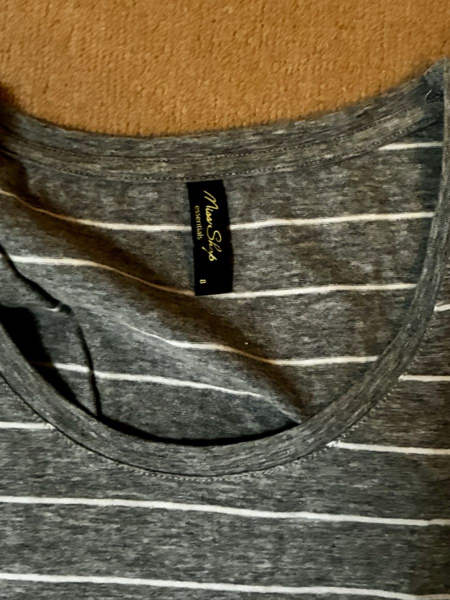 T-Shirts: Miss Shorth Essentials Tee - Gray Striped Top – Neu und originalverpackt aus Schaan von RicX-10 1