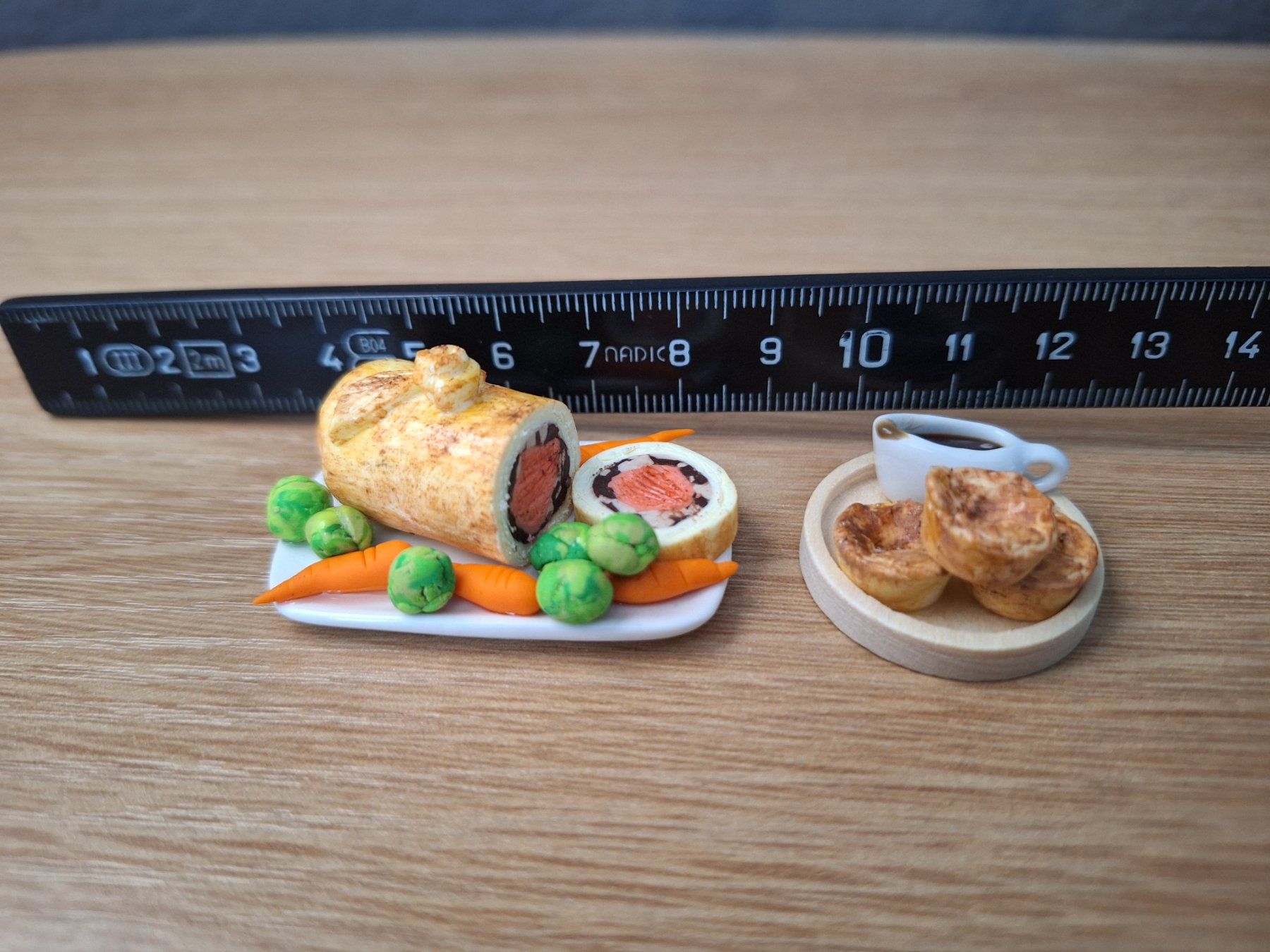 Case e mobili per bambole: Handmade Filet Wellington mit Yorkshire Pudding – Nuovo (secondo la descrizione) da Zürich venduto da HandmadeTinyFood 1
