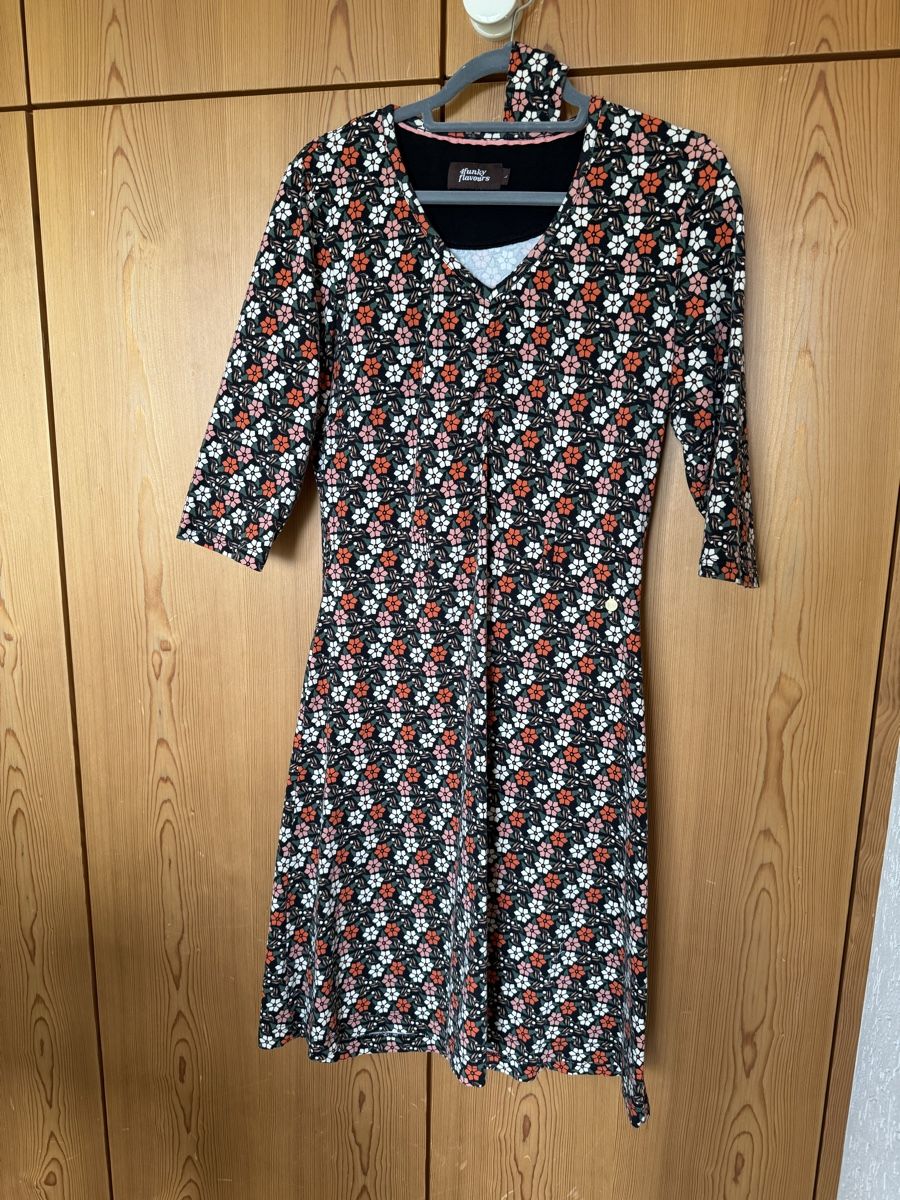 Kleider: 4 Funky Flavours Kleid L – Gebraucht aus Niederrohrdorf von Frau-Kunterbunt