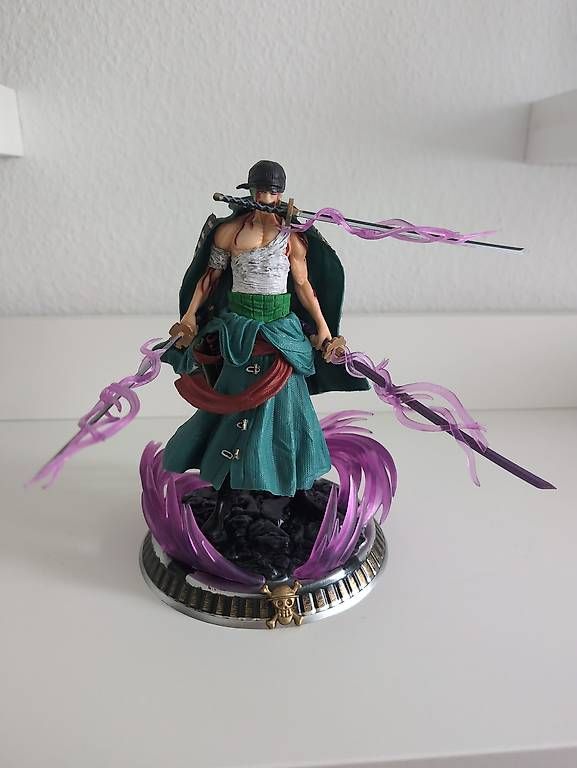 Figuren: One Piec Zoro Figur – Neu (gemäss Beschreibung) aus Wangen b. Olten von kim_x9zn