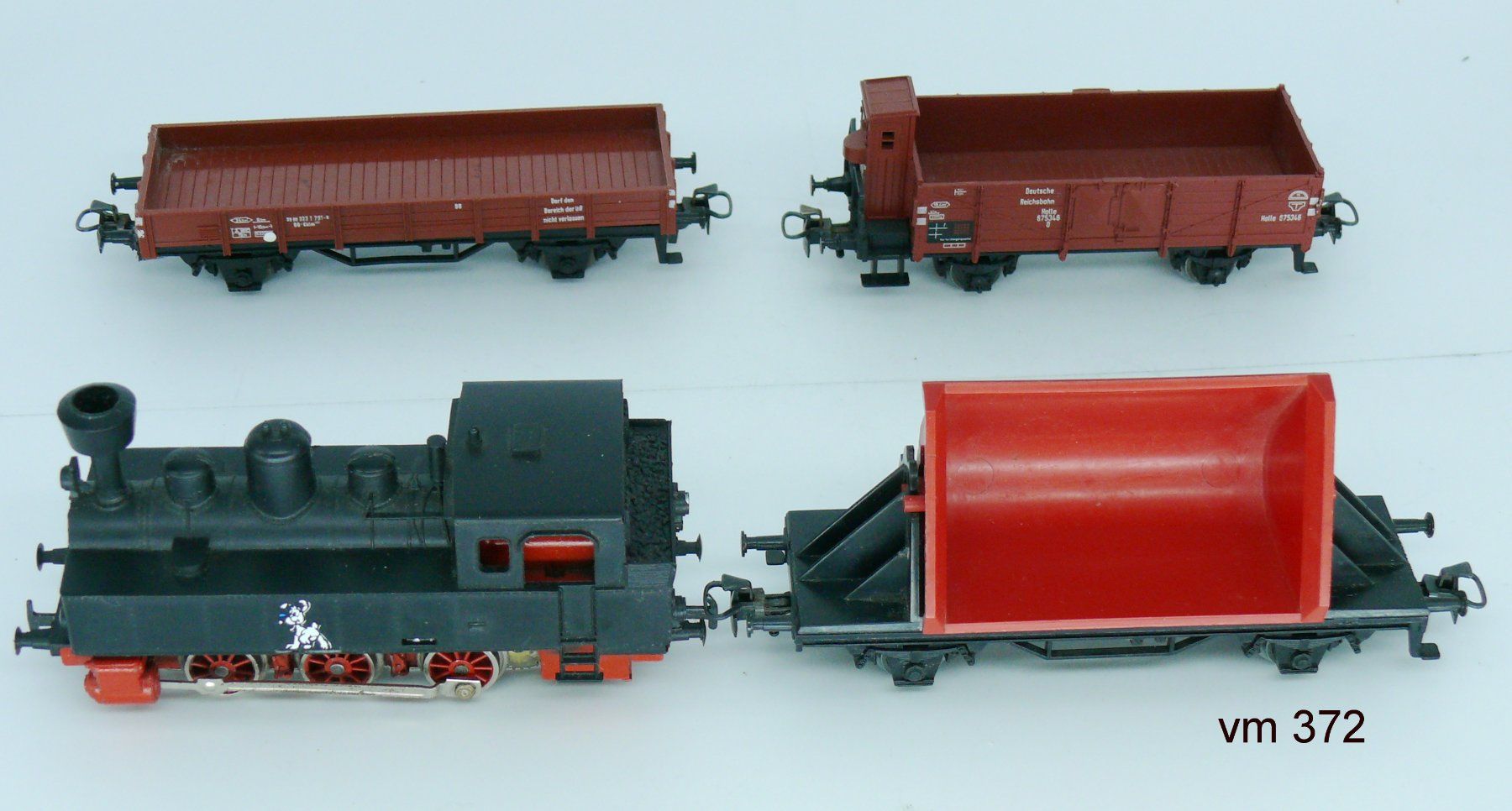 Märklin Modelleisenbahnen: Märklin Güterzug mit 3 Wagen – Gebraucht aus Klingnau von Birdym49