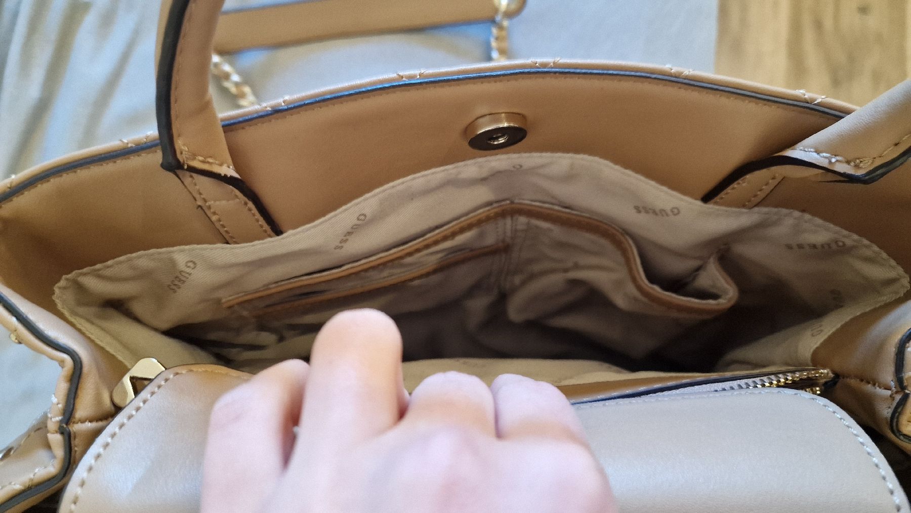 Guess Borse da donna: Neue Guess Handtasche – Nuovo (secondo la descrizione) da Eisten venduto da _saskiia_ 3