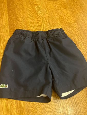 Short de sport Lacoste bleu marine - Taille 5 ans neuf!