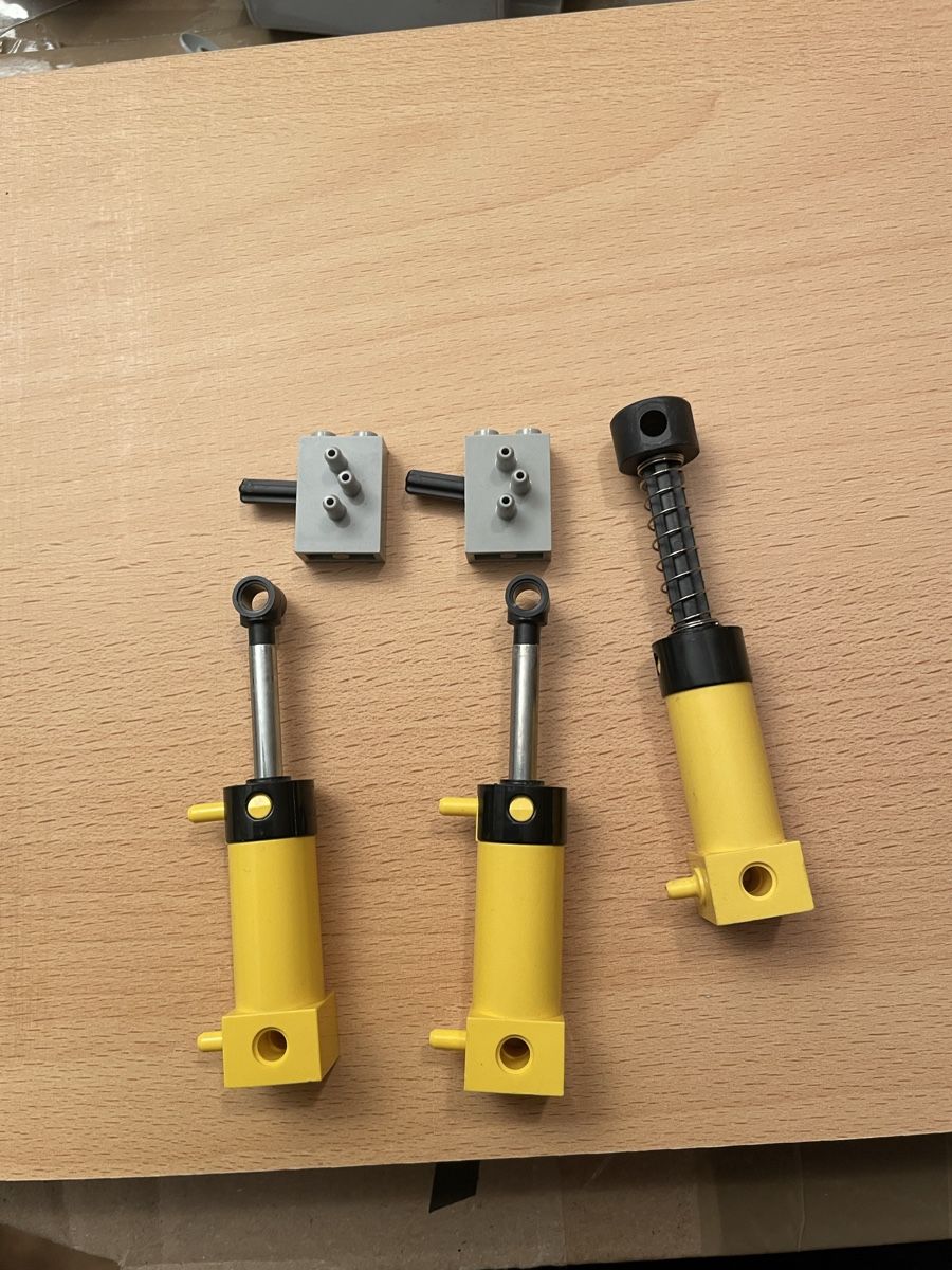 Lego Kit di costruzioni: Lego Pneumatic kit technic 1 – Usato da Airolo venduto da Bagaion99 1
