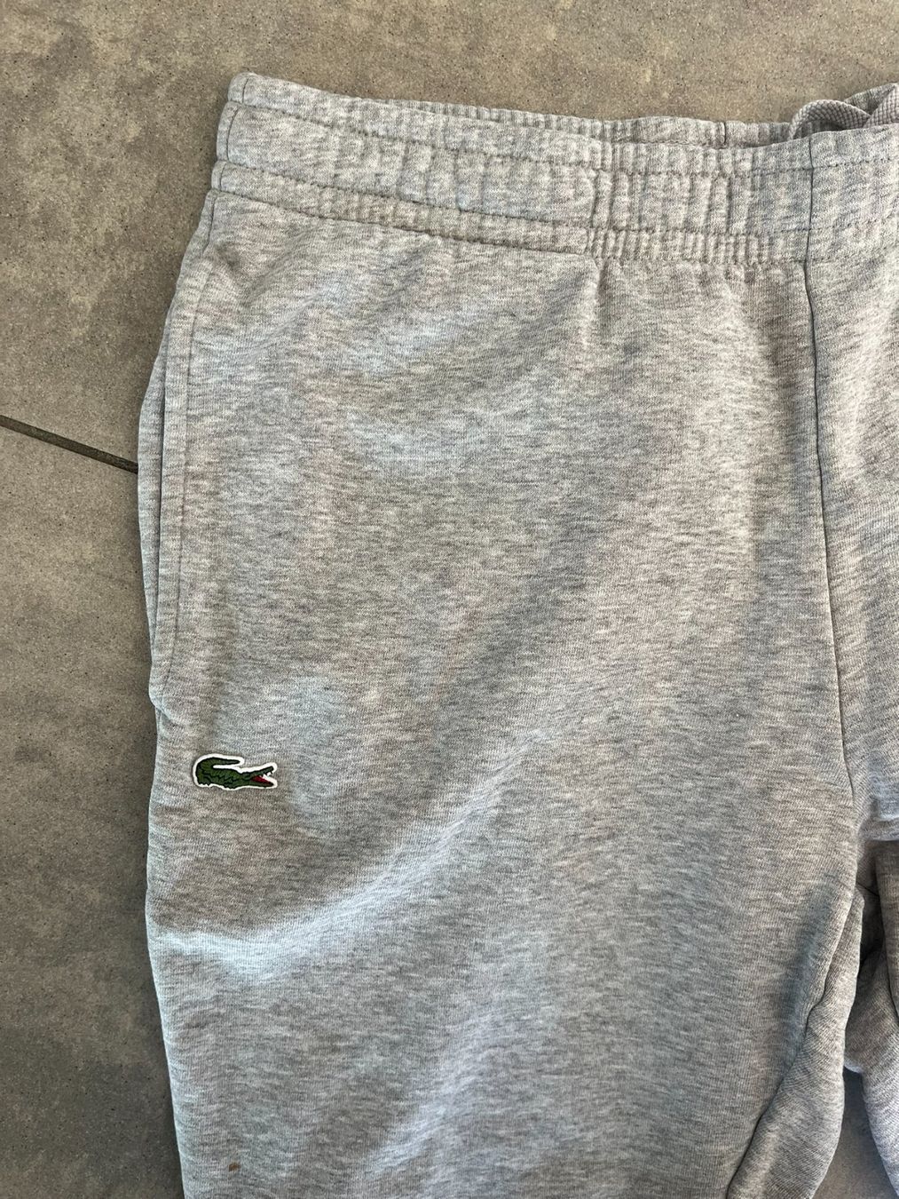 Lacoste Hosen: LACOSTE Trainerhose lang Hellgrau – Gebraucht aus Otelfingen von Denis_ZH 1