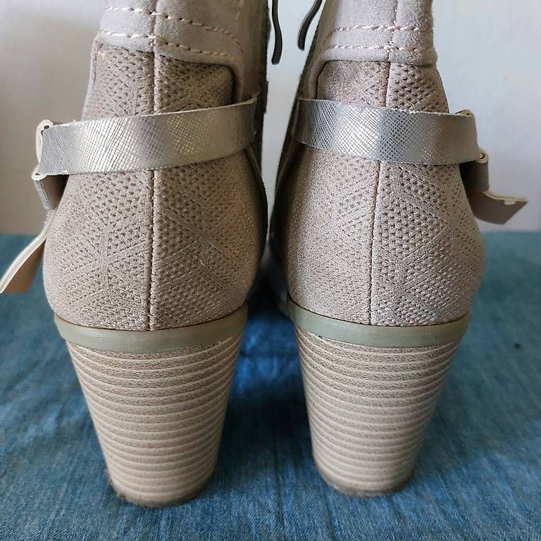 Chaussures femmes: Sommerstiefelette – D'occasion à Unterägeri par SaLeuen 2
