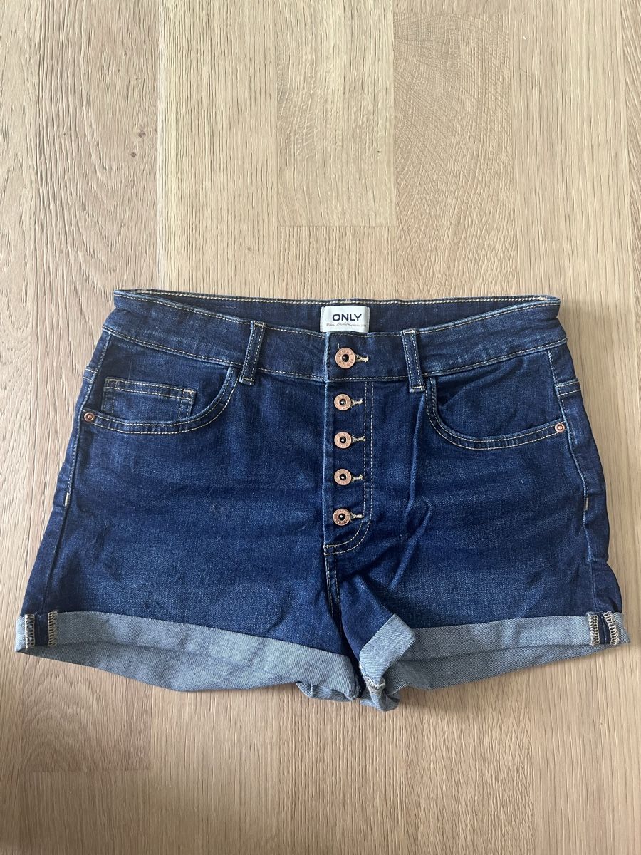 Only Jeans: Hotpants Only Gr. M – Gebraucht aus Stein am Rhein von Selomelo.