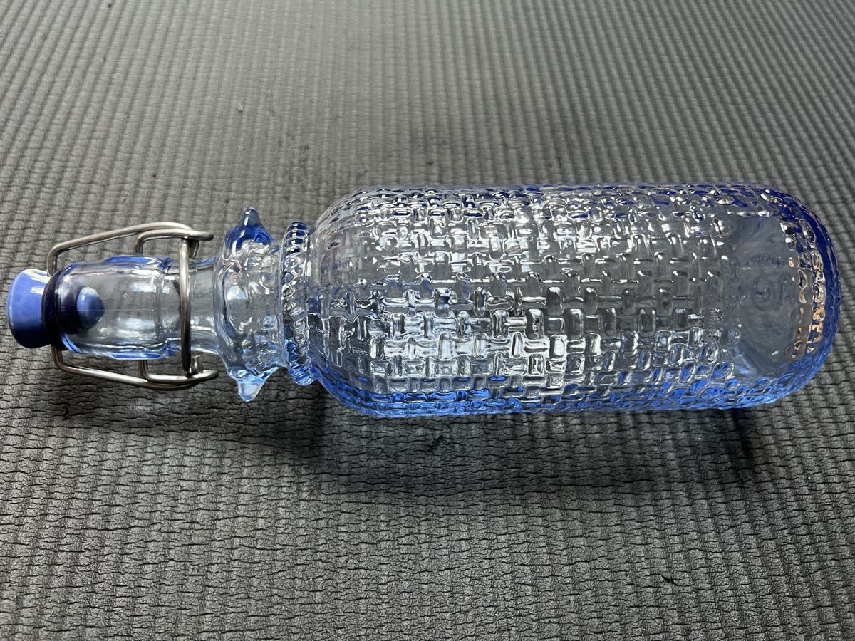 Bicchieri, Caraffe & Bottiglie: Wasserflasche  – Usato da Biel/Bienne venduto da aschimpool 2