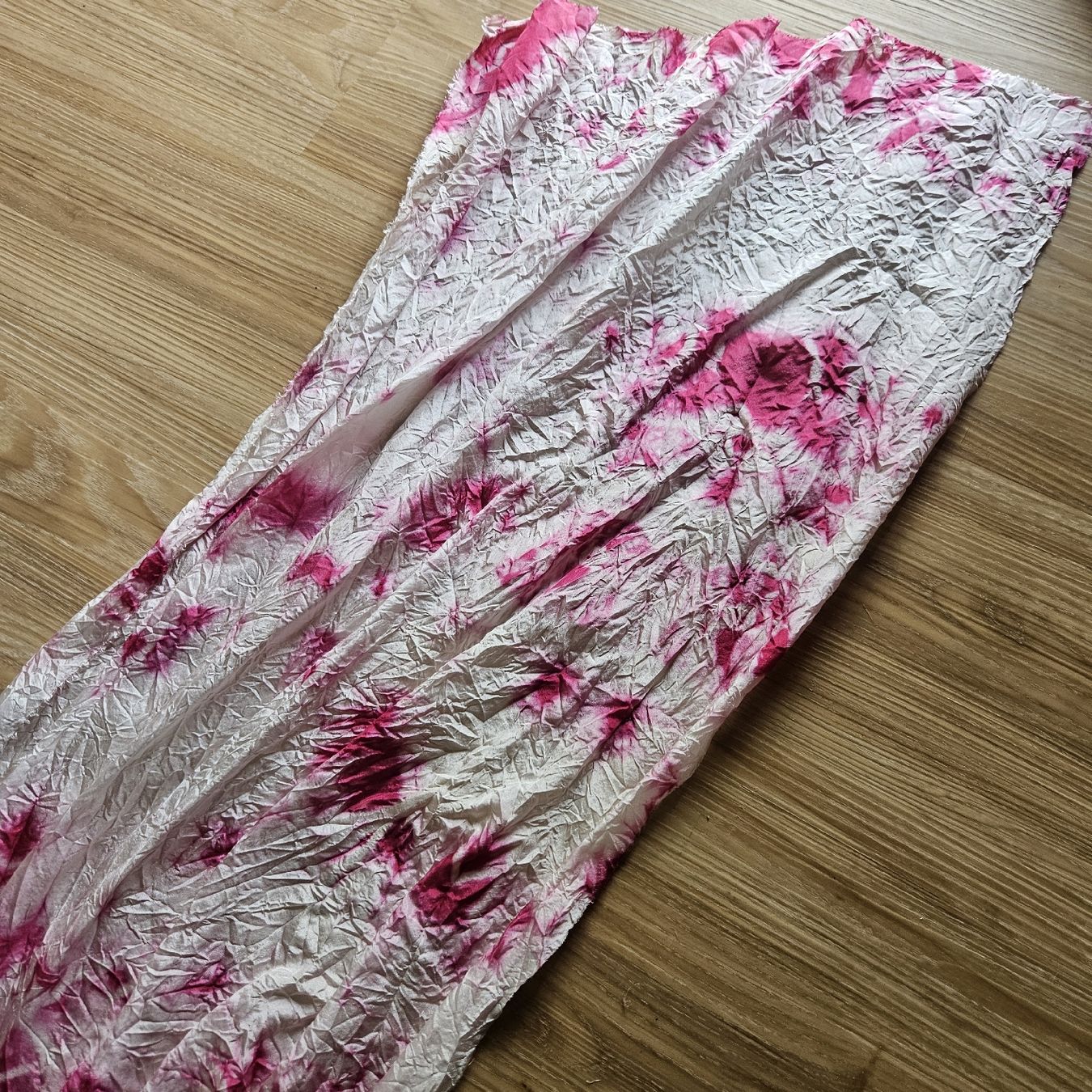 Foulard & Sciarpe: Wunderschöner Rosa Batik Seidentuch Seidenschal NEU – Nuovo (secondo la descrizione) da Eglisau venduto da kaya024 2