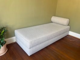 Bettsofa mit Stoffbezug von BYYU