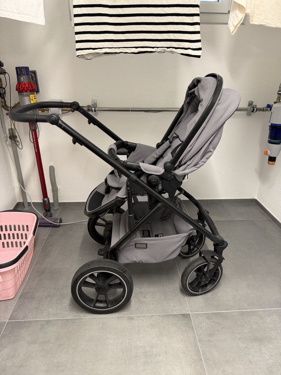 Carrozzine: Kinderwagen Moon – Usato da Däniken SO venduto da AD_29 3