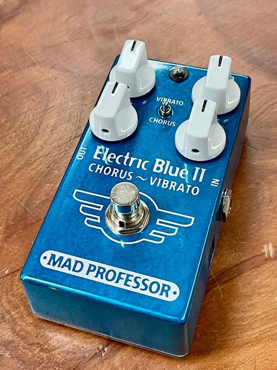 ELECTRIC BLUE II CHORUS VIBRATO（Mad Professor Electric Blue