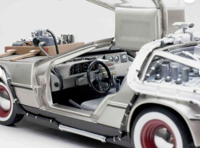 Delorean Modellini d'auto: DeLorean Time Machine 1:18 Sun Star – Usato da Luzern venduto da aa43modelcars-Luzern 3