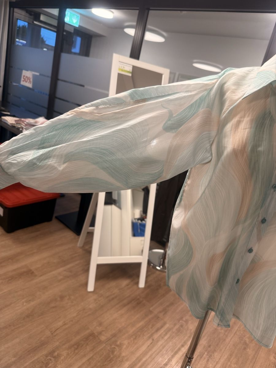 Camicette: Schöne Oversice Bluse in Lyocell/Viscose – Nuovo e nell'imballaggio originale da Lengnau BE venduto da noyanomy 1