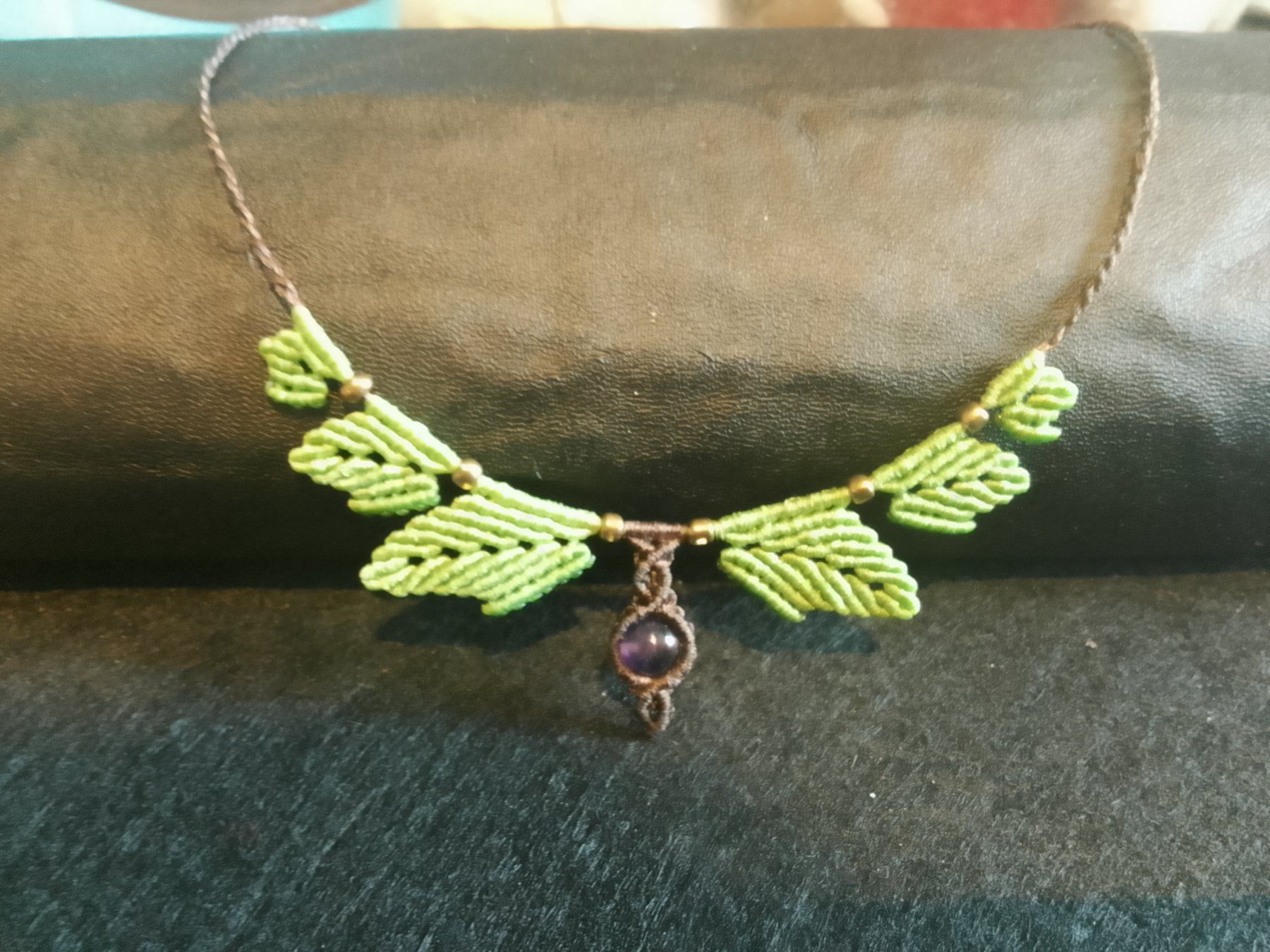Catenine: florale Makramee Kette/ Choker mit Amethyst - Handgearbeitet – Nuovo (secondo la descrizione) da Pfäffikon ZH venduto da Emporos_42