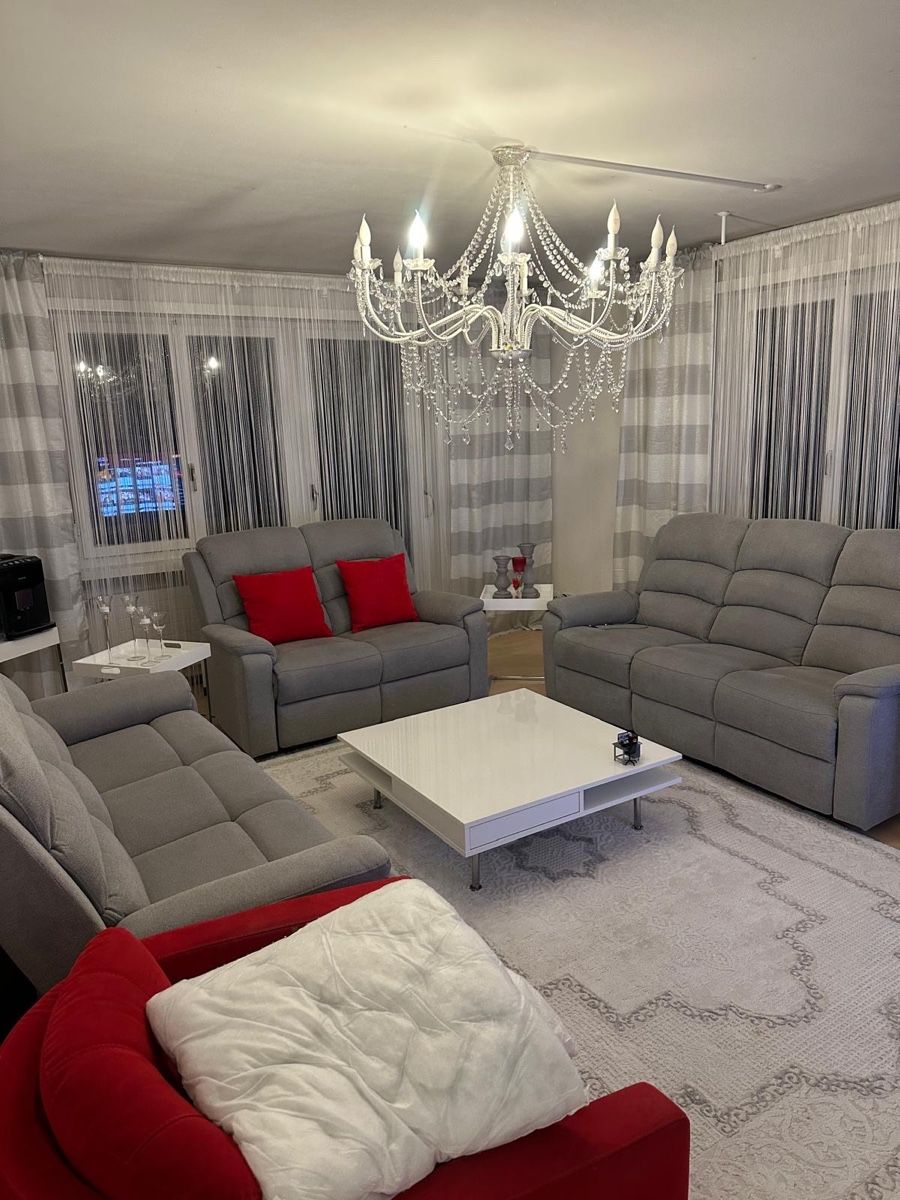Divani: Sofaset für 8 Personen – Usato da Oberägeri venduto da MW.1986