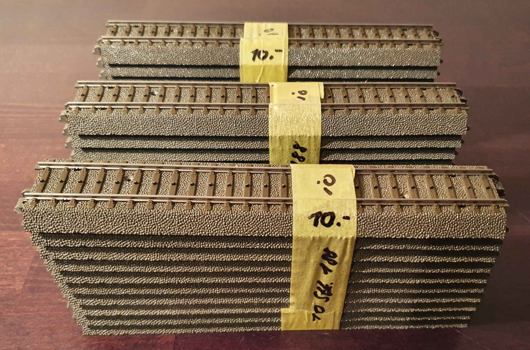 Märklin Modellini di ferrovie: MÄRKLIN: 30 X C-GLEISE GERADE 24188 – Usato da Biglen venduto da taunus82