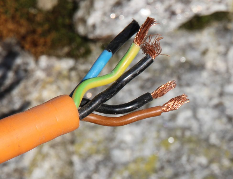Stromkabel Ber Ffentlichen Weg