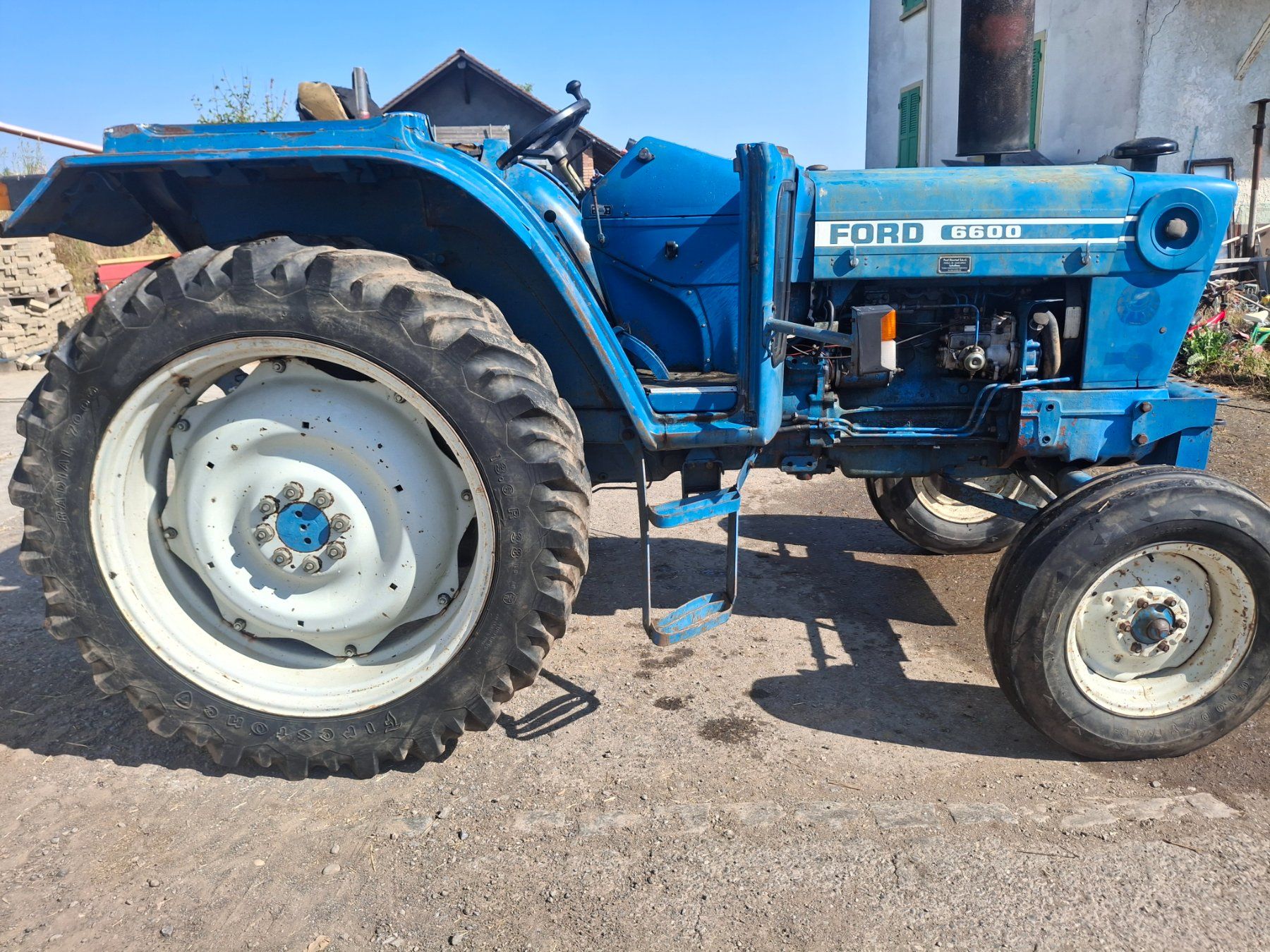 Ford Trattori: FORD 6600 1980 MIT AUSWEIS – Usato da La brillaz venduto da Olditrak 4