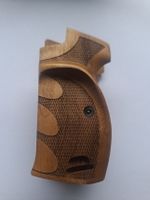 Nussbaum Griffschalen für die Sig P210 mit Daumenauflage 