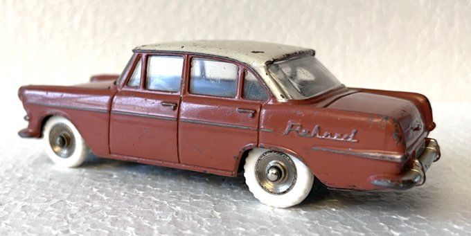 Opel Rekord 542 bleue Dinky Toys Meccano 1/43 jouet ancien