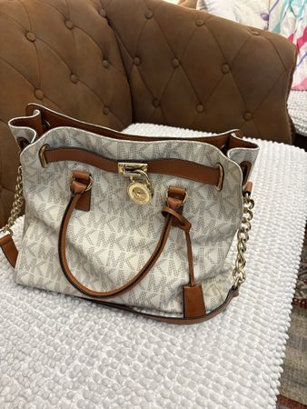 Michael Kors Handtasche Logo beige braun guter Zustand