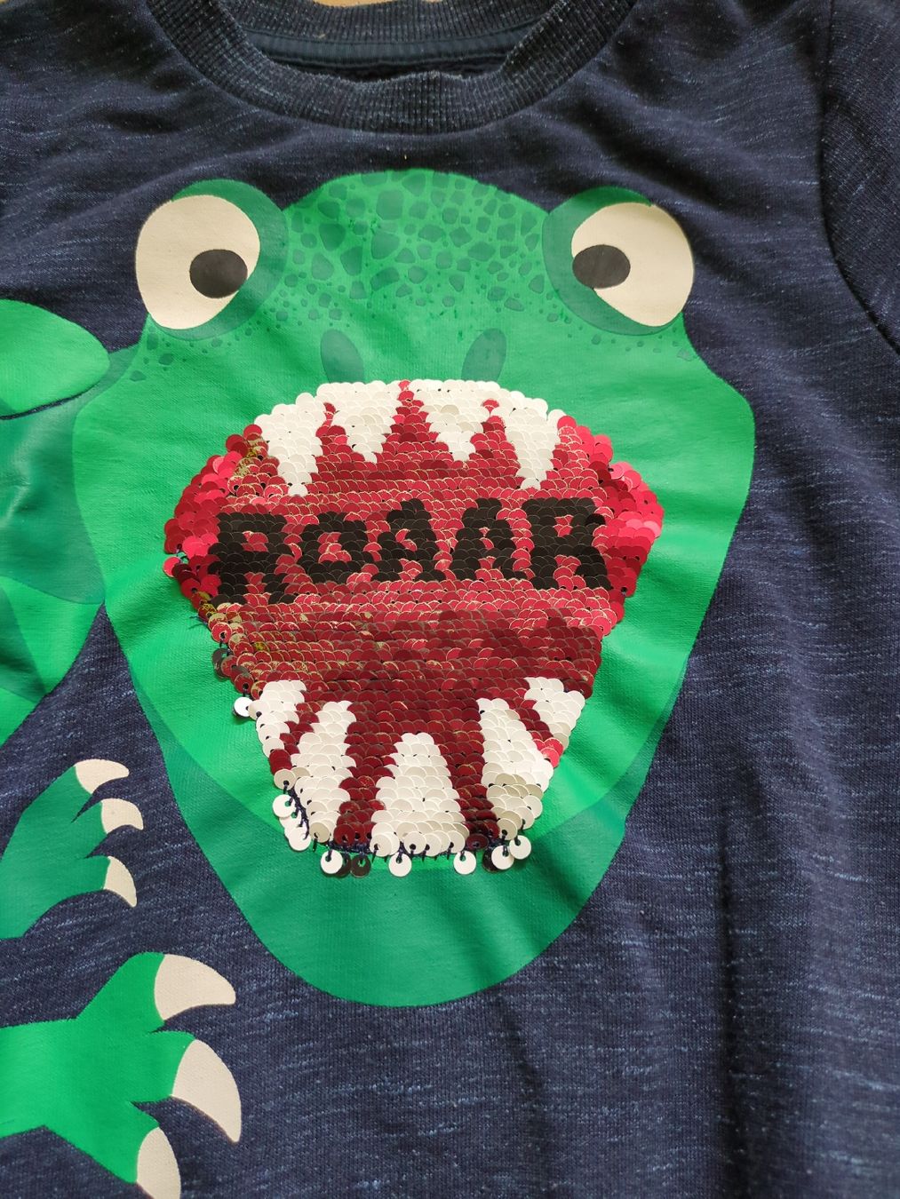 C&A Maglioni & Felpe: Kinder Pullover Grösse 104 Dunkelblau Dino Motiv – Usato da Adlikon b. Andelfingen venduto da IlonaSp 1