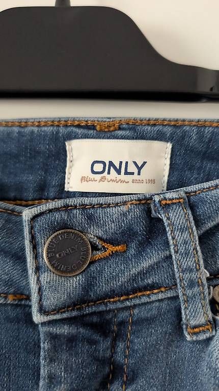 Jeans: Only Ripped Skinny Jeans  – Gebraucht aus Erschwil von andora00