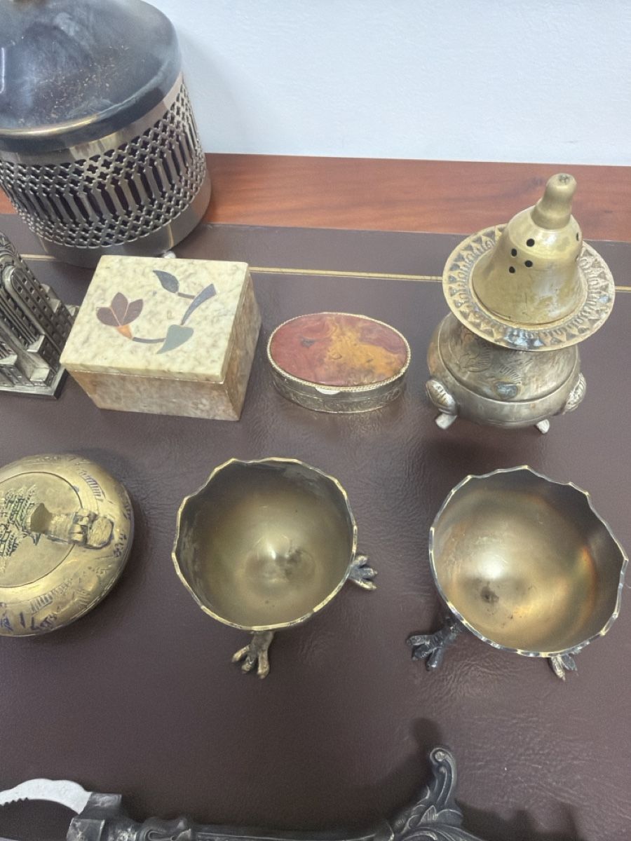 Tutte le decorazioni: Lot de divers objets – Usato da Bôle venduto da K200C 2