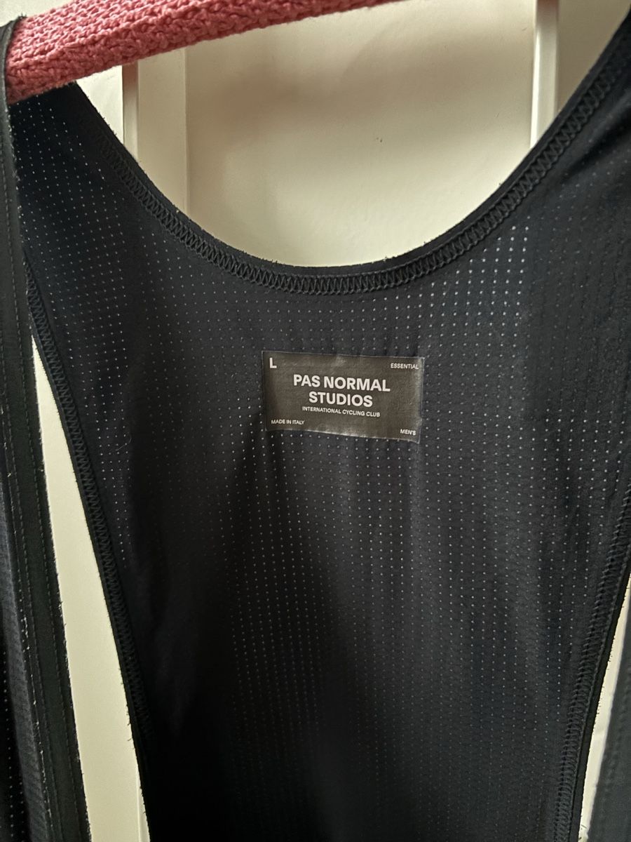 Pas Normal Studios Hosen: Pas Normal Studios Essential Bib Herren (Gr. L) – Gebraucht aus Wallisellen von simeli94 1