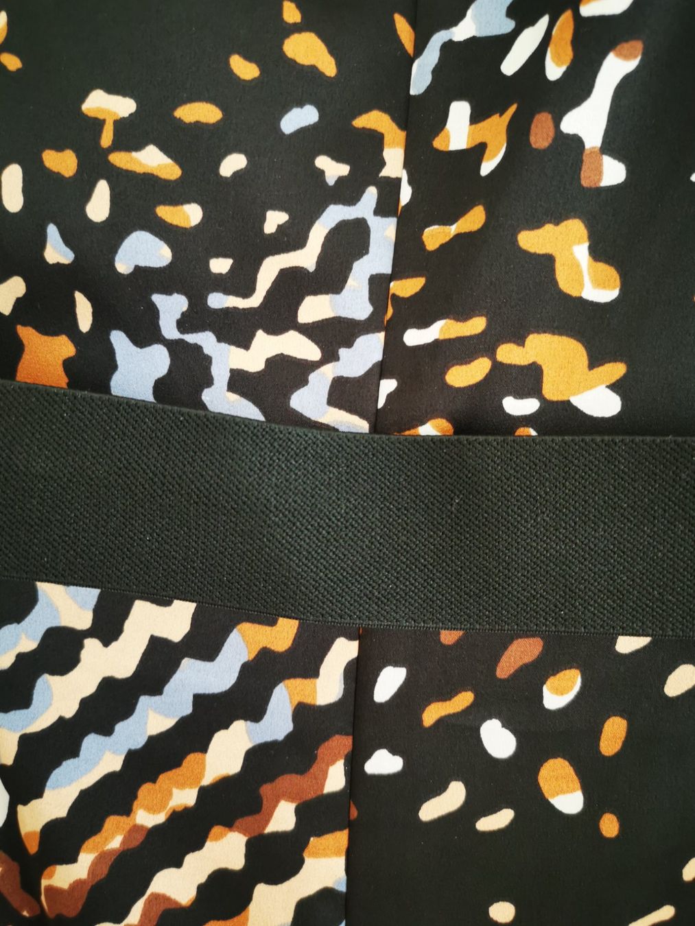 Esprit Camicette: Bluse Esprit Grösse 34 gemustert mit Guertel hinten – Usato da Niedergösgen venduto da lil_s6k8 2
