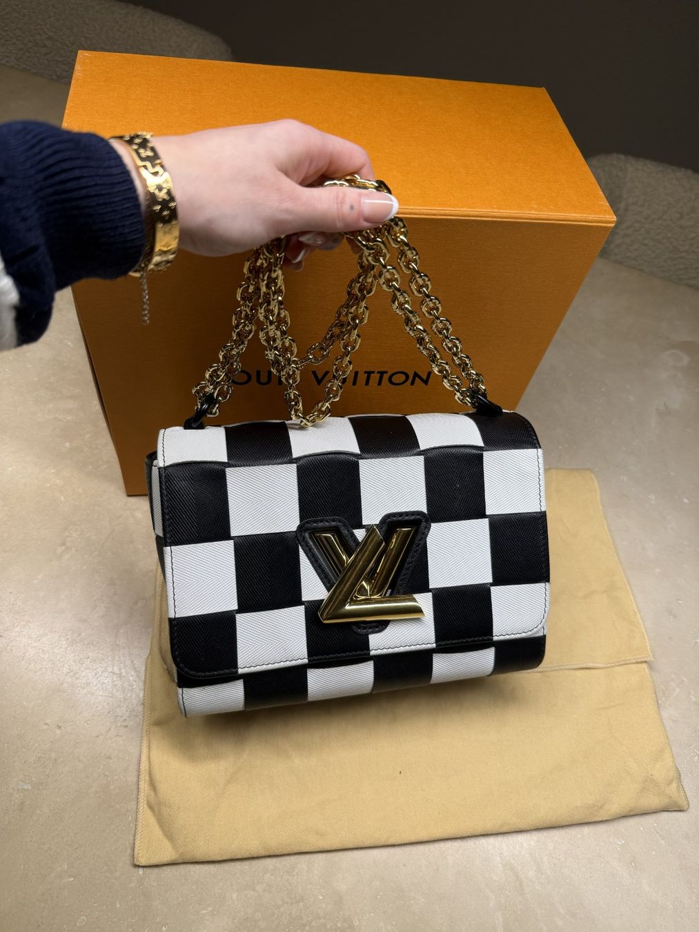 Louis Vuitton Borse da donna: Louis Vuitton Twist MM Epi Checkered – Nuovo (secondo la descrizione) da Oberburg venduto da Cheysirius 2