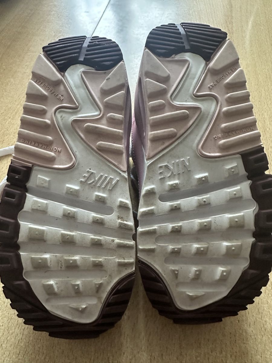 Nike Scarpe per ragazze: Chaussure Nike air max T.26 – Usato da Le Brassus venduto da lionete02 3