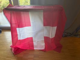 Schweizer Fahne rotweiss mit Ösen Neu