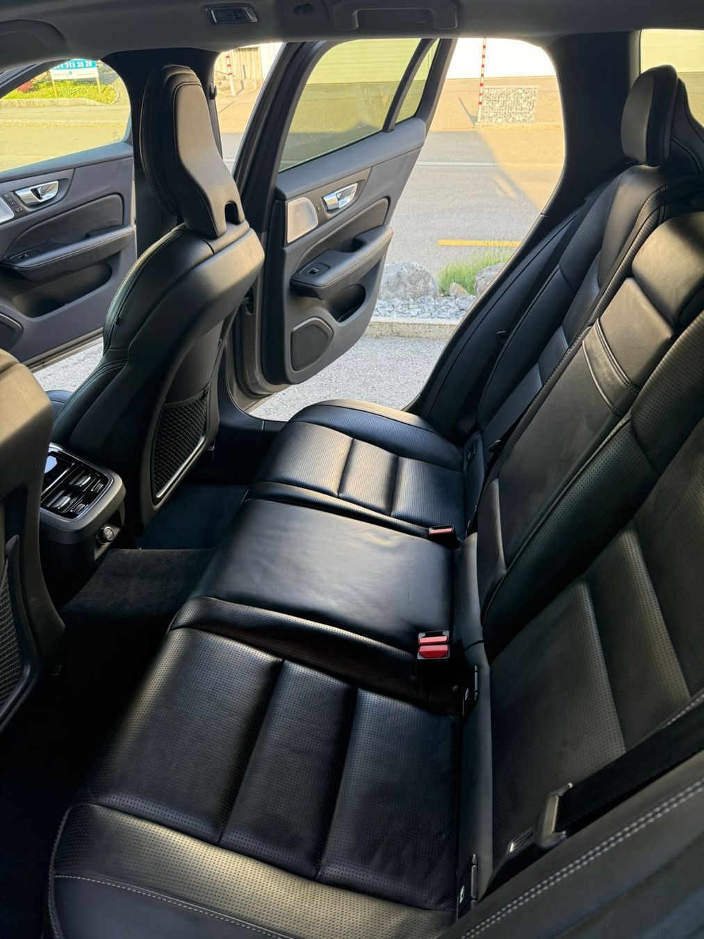 Volvo Automobili: Volvo V60 Inscription T6 – Usato da Appenzell venduto da Loiliboy 3