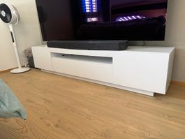 Schönes modernes Sideboard in weiss mit LED ab CHF 1.00!