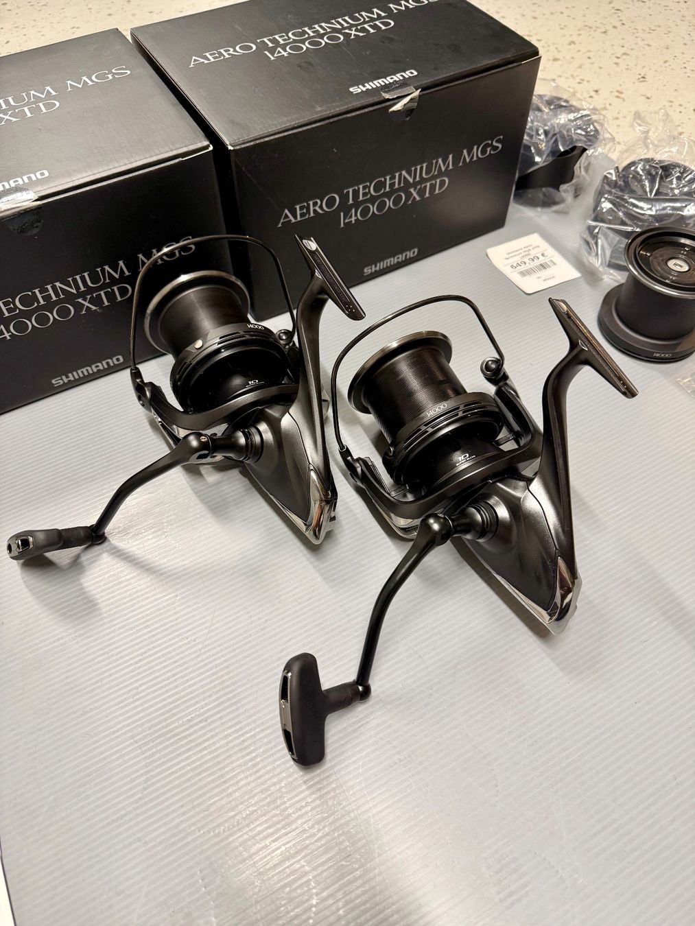 Shimano Tamburi & Mulinelli: 2x Shimano Aero Technium MgS 14000XTD Karpfenrollen – Nuovo e nell'imballaggio originale da Trimbach venduto da duri.. 2
