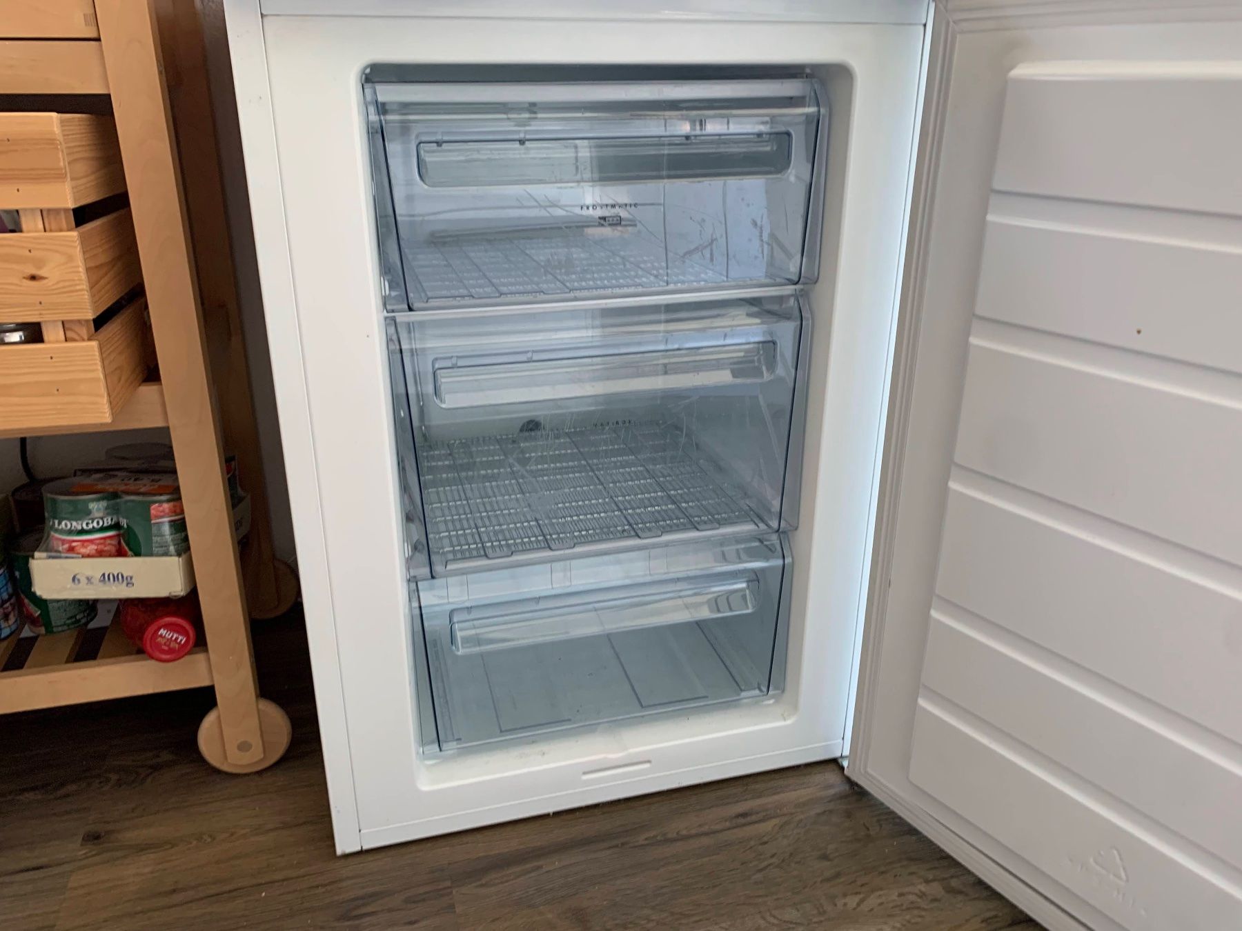 AEG Gefrierschrank: AEG Arctis A 71100 TSWO – Defekt aus Effretikon von  2