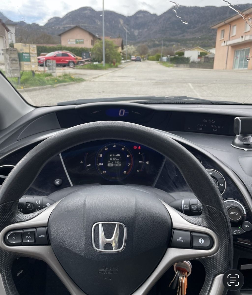 Honda Autos: Honda Civic VIII 1.4  – Gebraucht aus Nyon von Sofianesoso 2