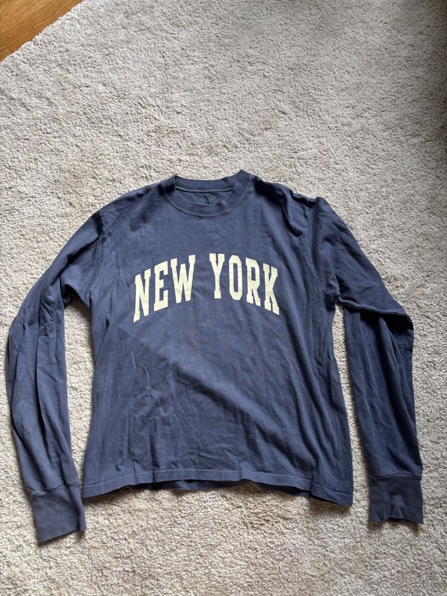 Brandy Melville Tops: Langarm-Shirt Brandy Melville – Gebraucht aus Zürich von alessia.s